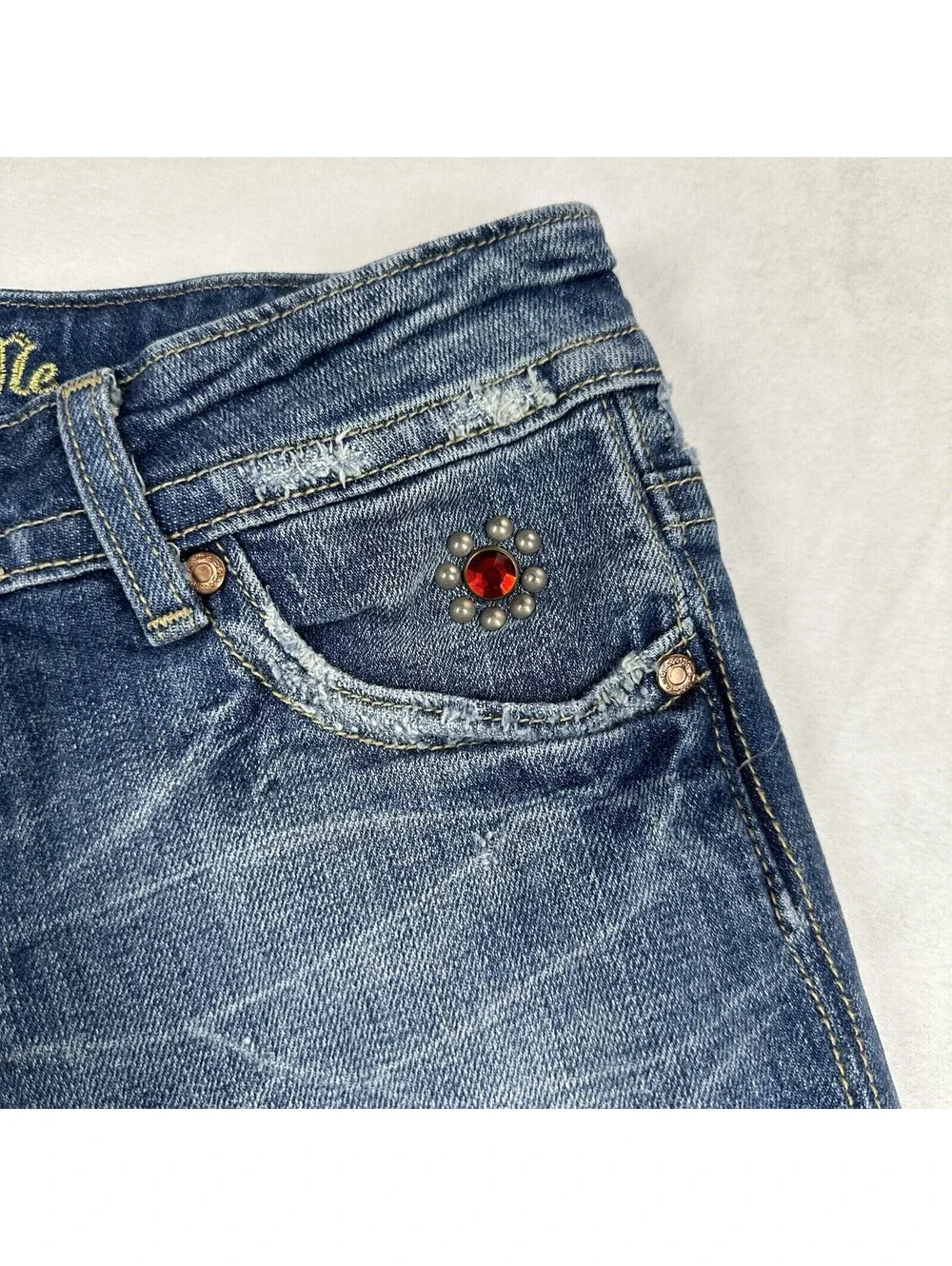 Miss Me Womens Denim Distressed Frayed Hem Plaid Jewel Stud Bermuda Shorts 27